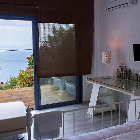 White Blue Luxury 1 公寓 Pefkali