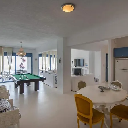 White Blue Luxury 1 Apartmán Pefkali