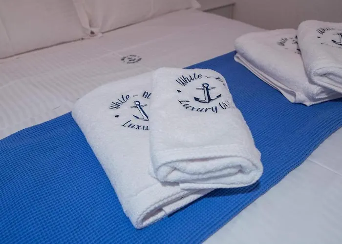 White Blue Luxury 1 Apartamento Pefkali